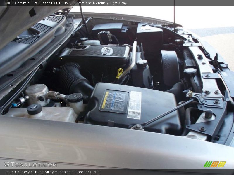 Silverstone Metallic / Light Gray 2005 Chevrolet TrailBlazer EXT LS 4x4
