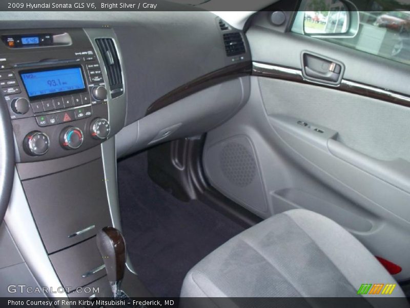 Bright Silver / Gray 2009 Hyundai Sonata GLS V6