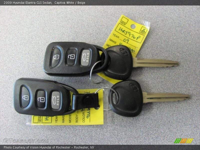 Captiva White / Beige 2009 Hyundai Elantra GLS Sedan