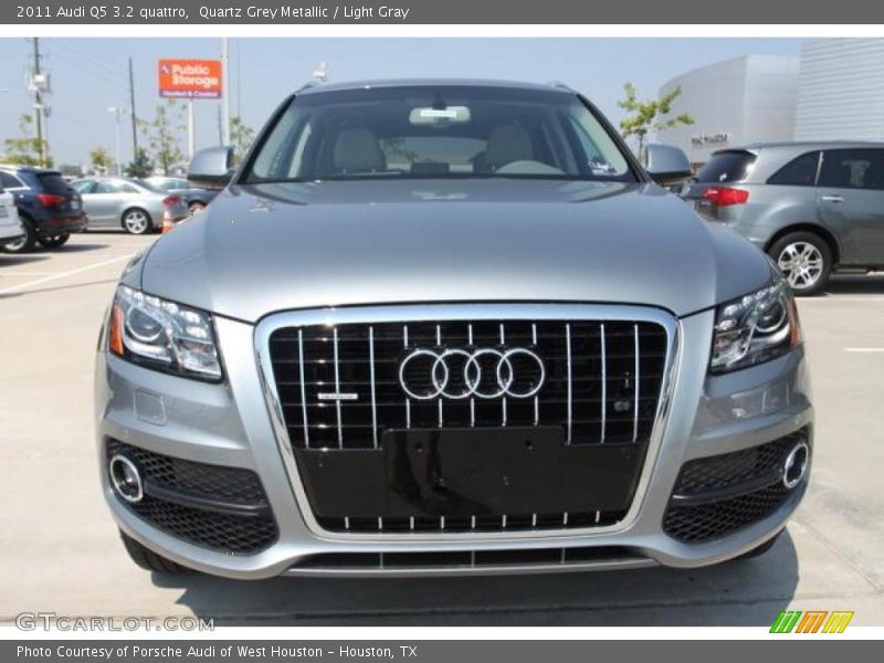 Quartz Grey Metallic / Light Gray 2011 Audi Q5 3.2 quattro