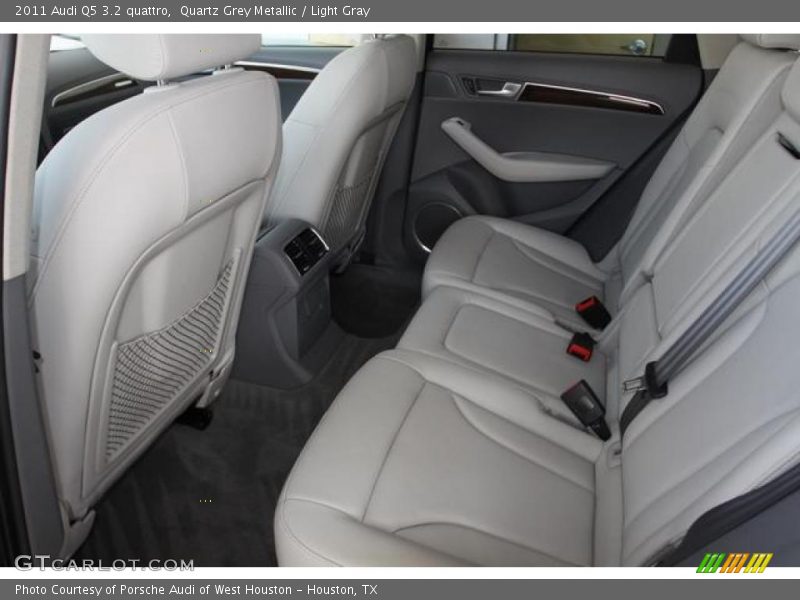 Quartz Grey Metallic / Light Gray 2011 Audi Q5 3.2 quattro