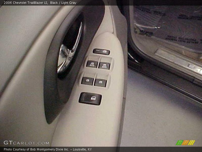 Black / Light Gray 2006 Chevrolet TrailBlazer LS