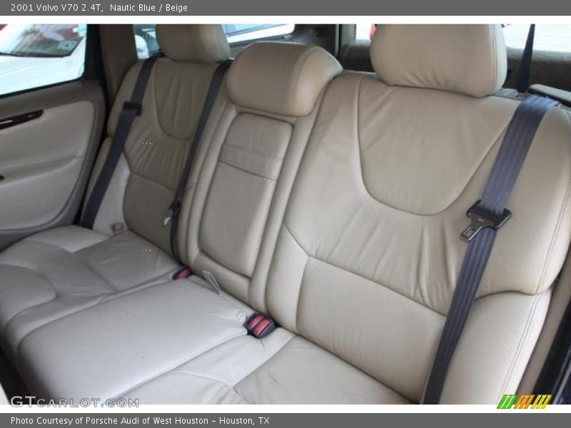 Nautic Blue / Beige 2001 Volvo V70 2.4T