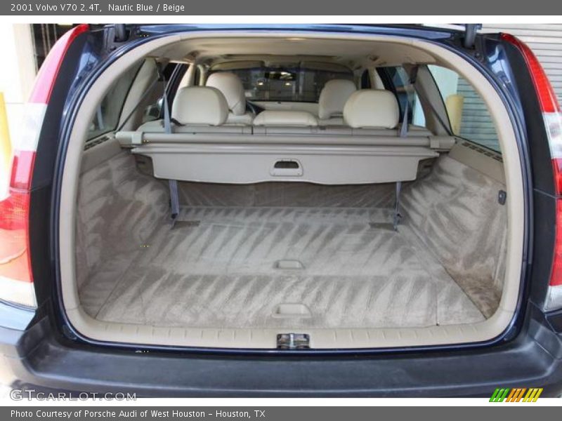 Nautic Blue / Beige 2001 Volvo V70 2.4T