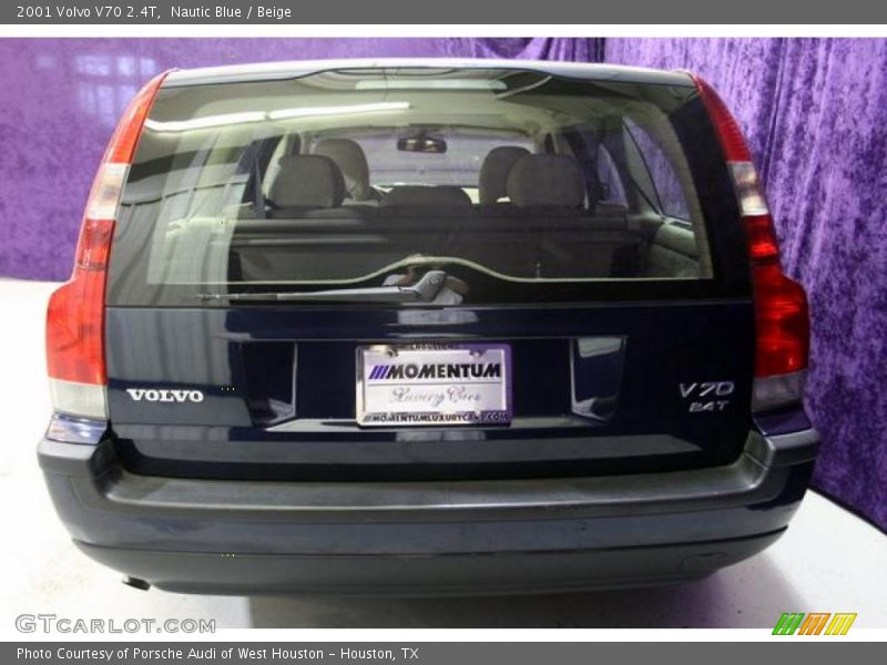 Nautic Blue / Beige 2001 Volvo V70 2.4T