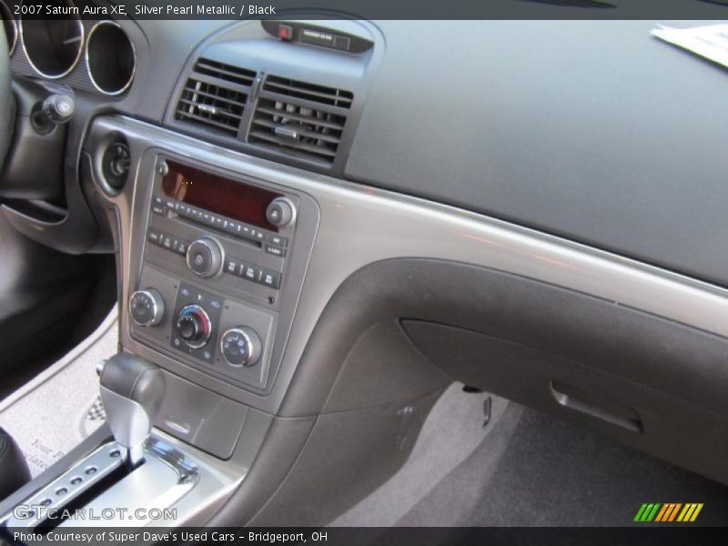 Silver Pearl Metallic / Black 2007 Saturn Aura XE