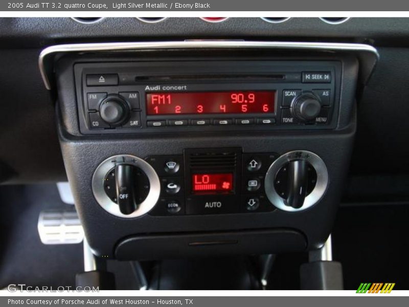 Light Silver Metallic / Ebony Black 2005 Audi TT 3.2 quattro Coupe