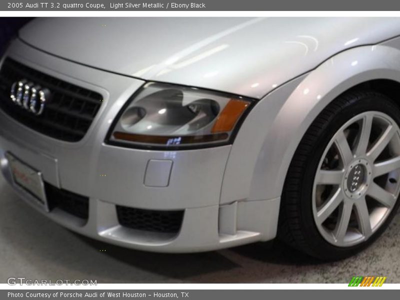 Light Silver Metallic / Ebony Black 2005 Audi TT 3.2 quattro Coupe