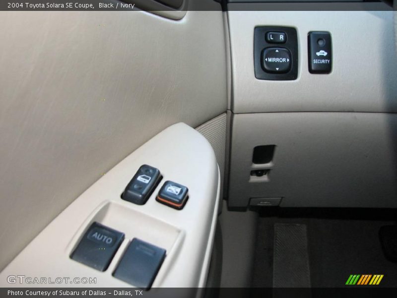 Black / Ivory 2004 Toyota Solara SE Coupe