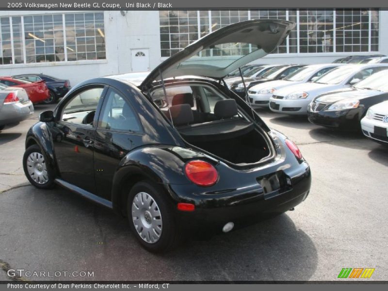 Uni Black / Black 2005 Volkswagen New Beetle GL Coupe