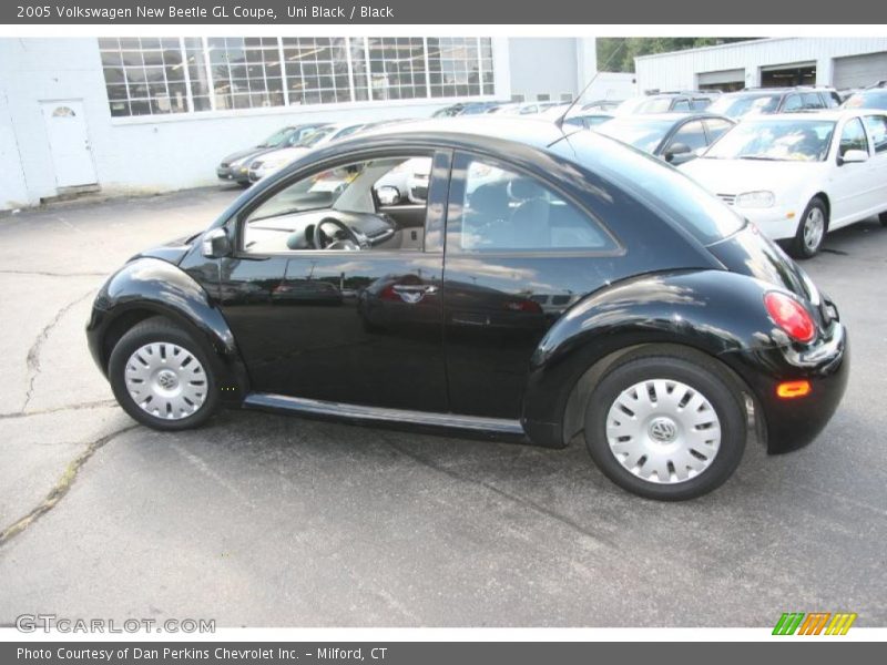 Uni Black / Black 2005 Volkswagen New Beetle GL Coupe