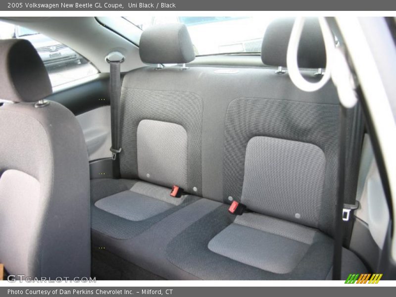 Uni Black / Black 2005 Volkswagen New Beetle GL Coupe
