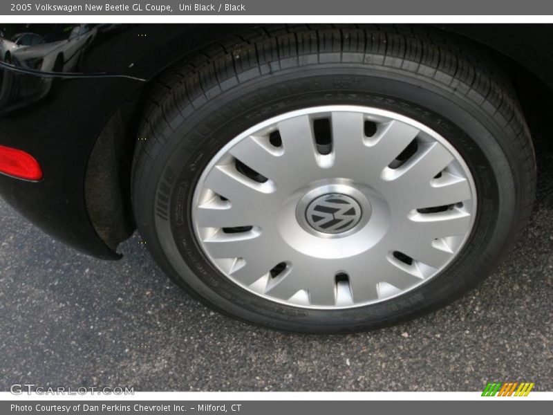 Uni Black / Black 2005 Volkswagen New Beetle GL Coupe