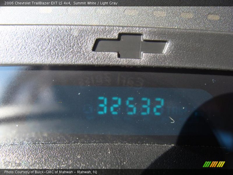 Summit White / Light Gray 2006 Chevrolet TrailBlazer EXT LS 4x4