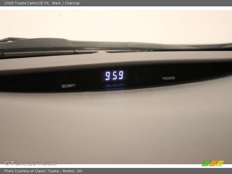 Black / Charcoal 2009 Toyota Camry SE V6