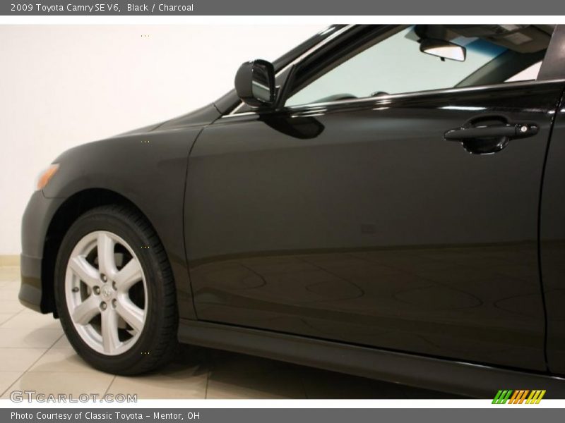 Black / Charcoal 2009 Toyota Camry SE V6