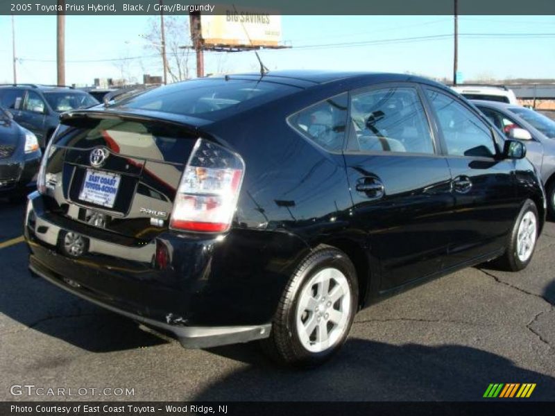 Black / Gray/Burgundy 2005 Toyota Prius Hybrid