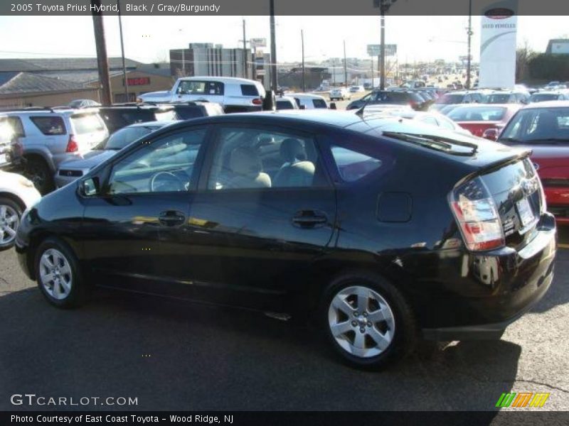 Black / Gray/Burgundy 2005 Toyota Prius Hybrid