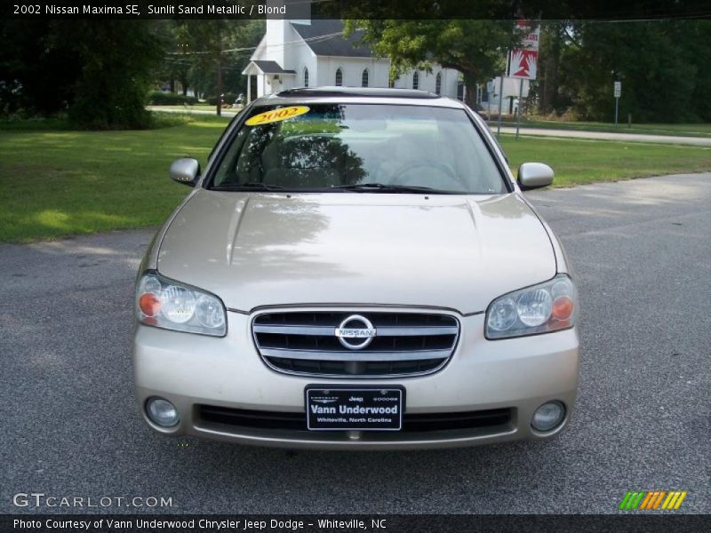 Sunlit Sand Metallic / Blond 2002 Nissan Maxima SE