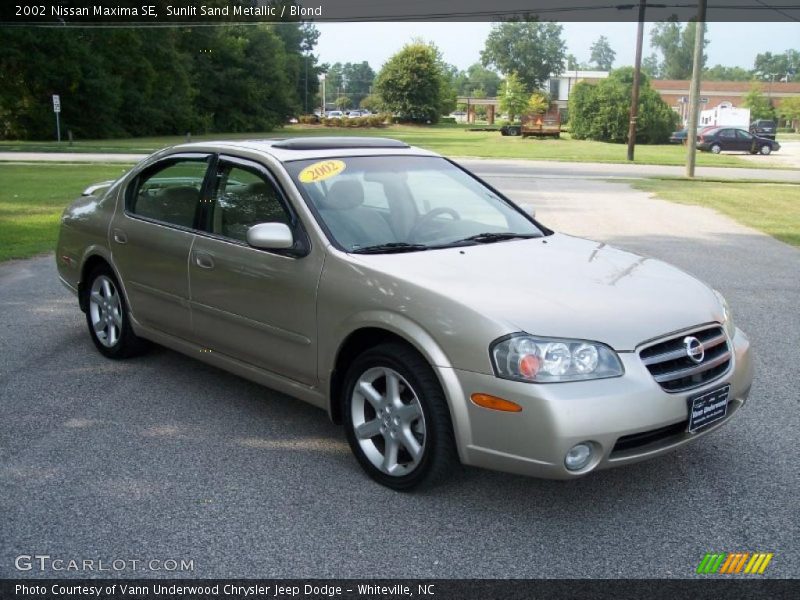 Sunlit Sand Metallic / Blond 2002 Nissan Maxima SE