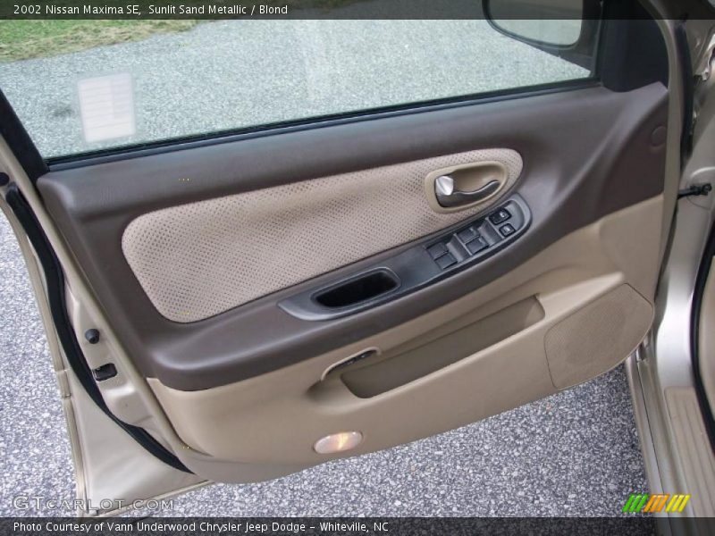 Sunlit Sand Metallic / Blond 2002 Nissan Maxima SE