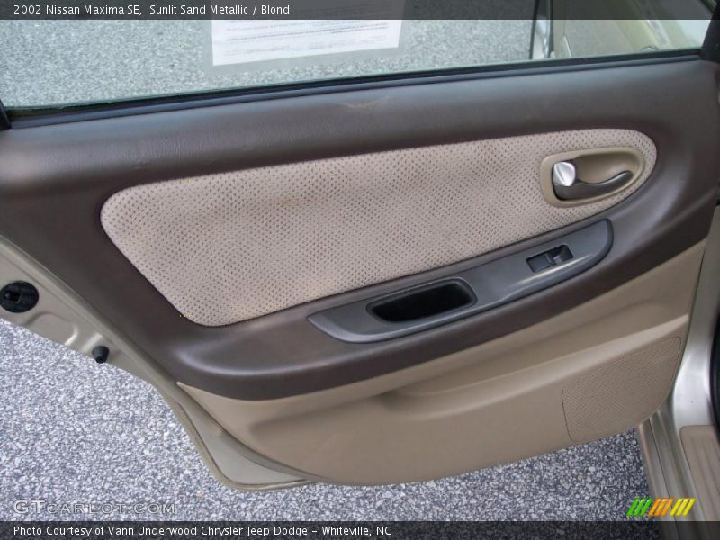 Sunlit Sand Metallic / Blond 2002 Nissan Maxima SE
