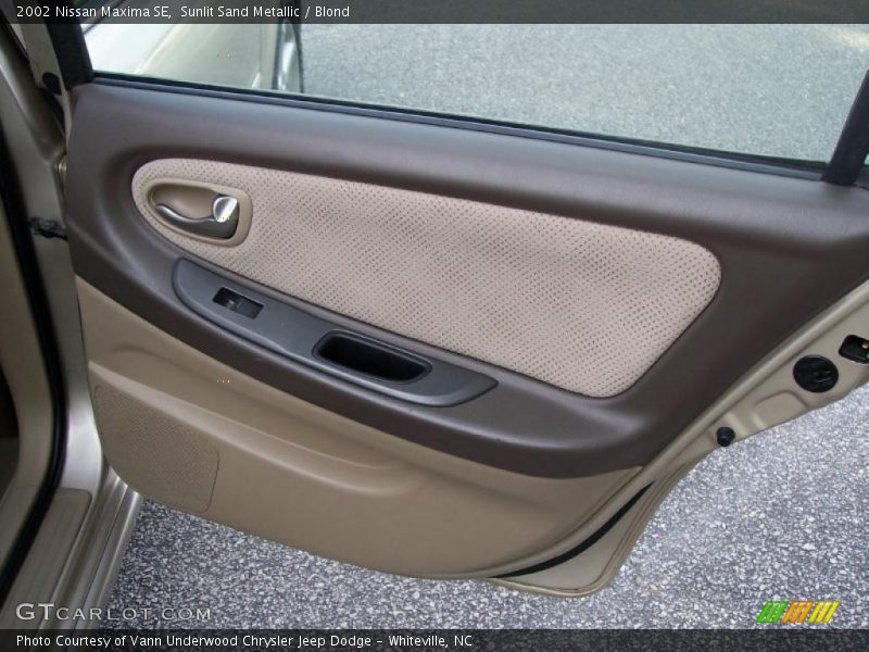 Sunlit Sand Metallic / Blond 2002 Nissan Maxima SE