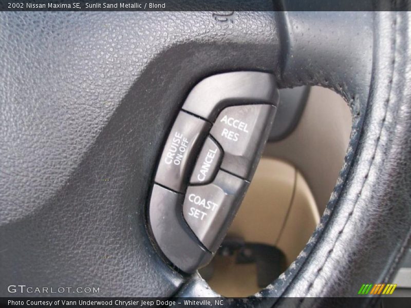 Sunlit Sand Metallic / Blond 2002 Nissan Maxima SE