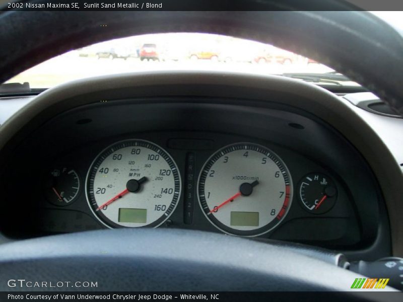 Sunlit Sand Metallic / Blond 2002 Nissan Maxima SE