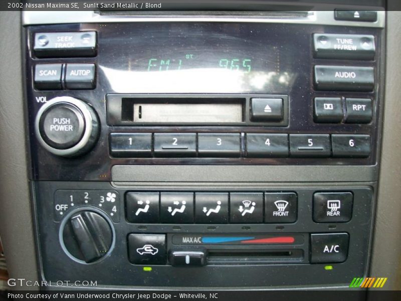 Sunlit Sand Metallic / Blond 2002 Nissan Maxima SE