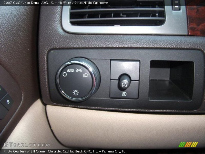 Summit White / Cocoa/Light Cashmere 2007 GMC Yukon Denali AWD