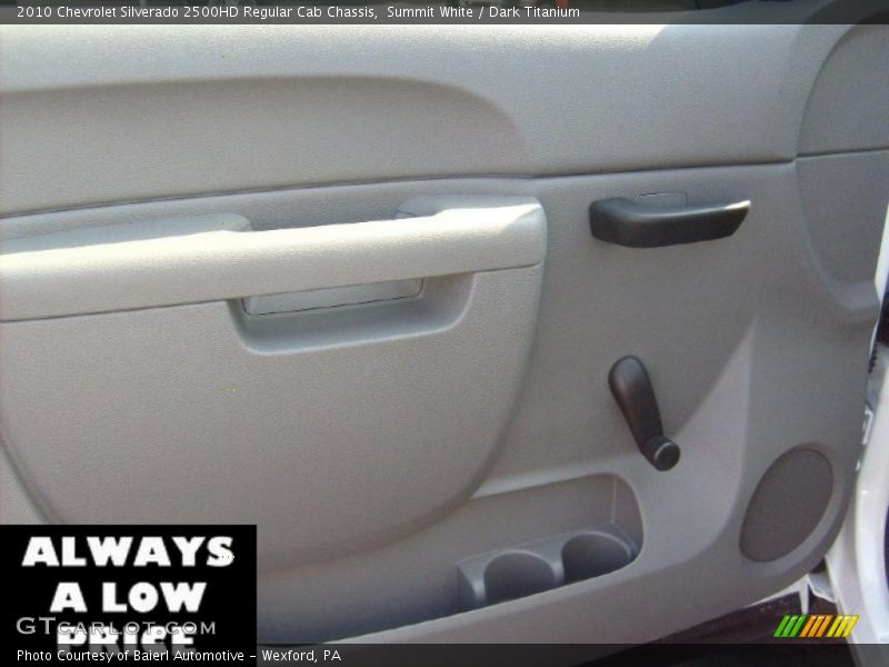 Summit White / Dark Titanium 2010 Chevrolet Silverado 2500HD Regular Cab Chassis
