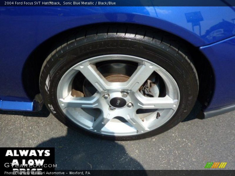 Sonic Blue Metallic / Black/Blue 2004 Ford Focus SVT Hatchback