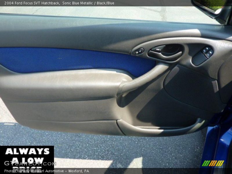 Sonic Blue Metallic / Black/Blue 2004 Ford Focus SVT Hatchback