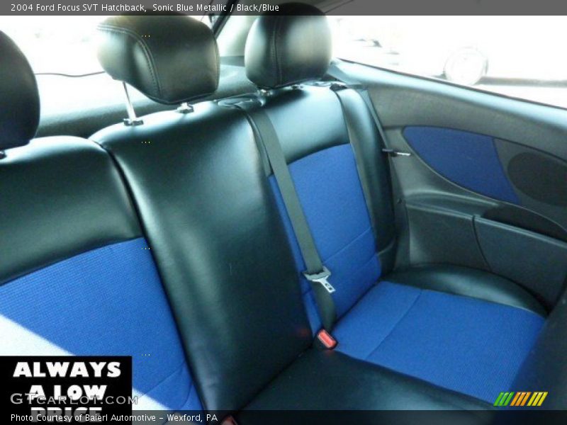 Sonic Blue Metallic / Black/Blue 2004 Ford Focus SVT Hatchback