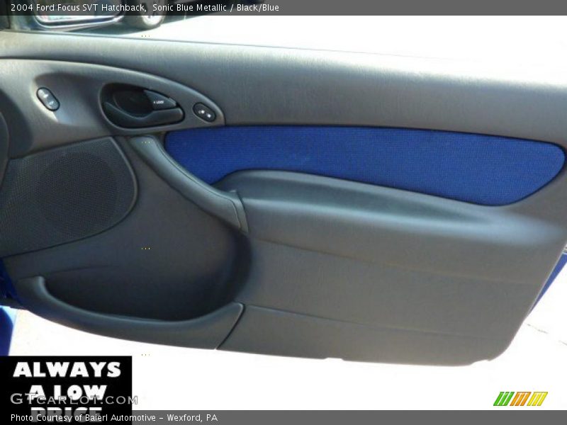 Sonic Blue Metallic / Black/Blue 2004 Ford Focus SVT Hatchback