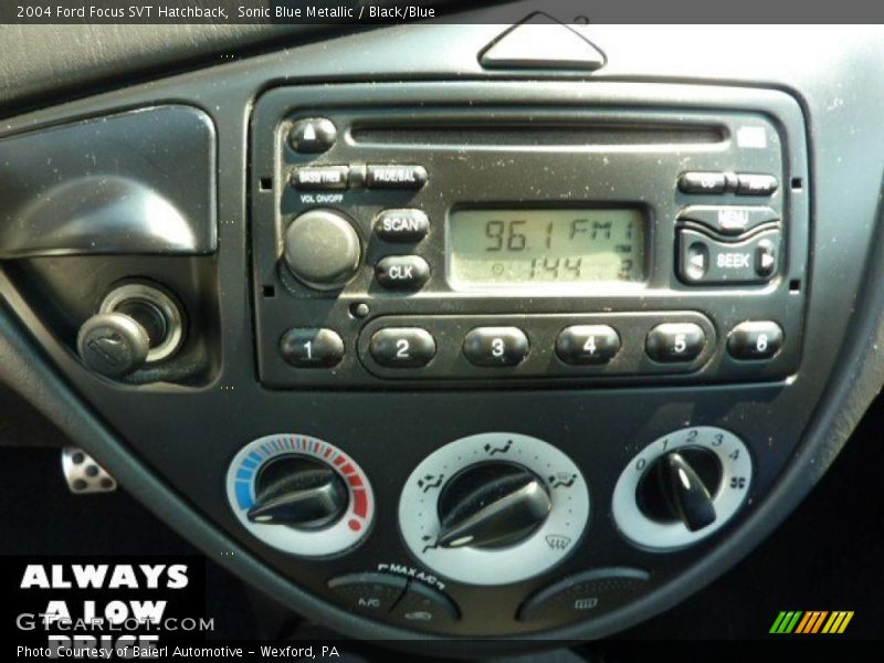 Sonic Blue Metallic / Black/Blue 2004 Ford Focus SVT Hatchback