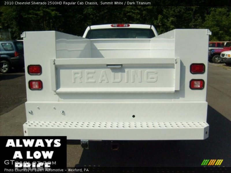 Summit White / Dark Titanium 2010 Chevrolet Silverado 2500HD Regular Cab Chassis