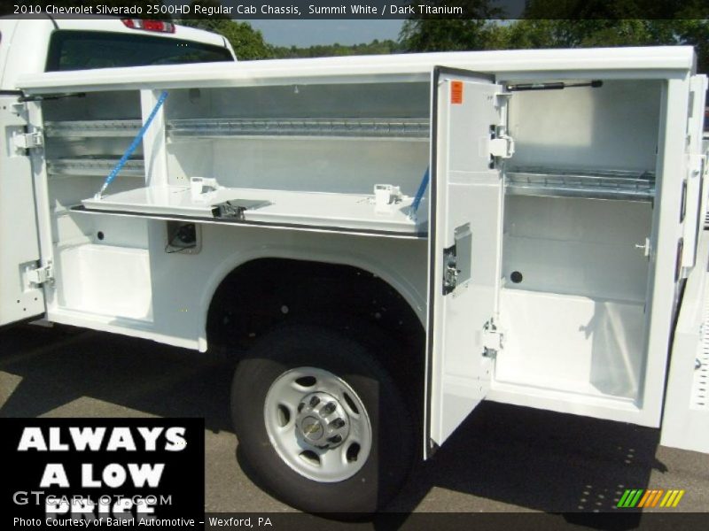 Summit White / Dark Titanium 2010 Chevrolet Silverado 2500HD Regular Cab Chassis