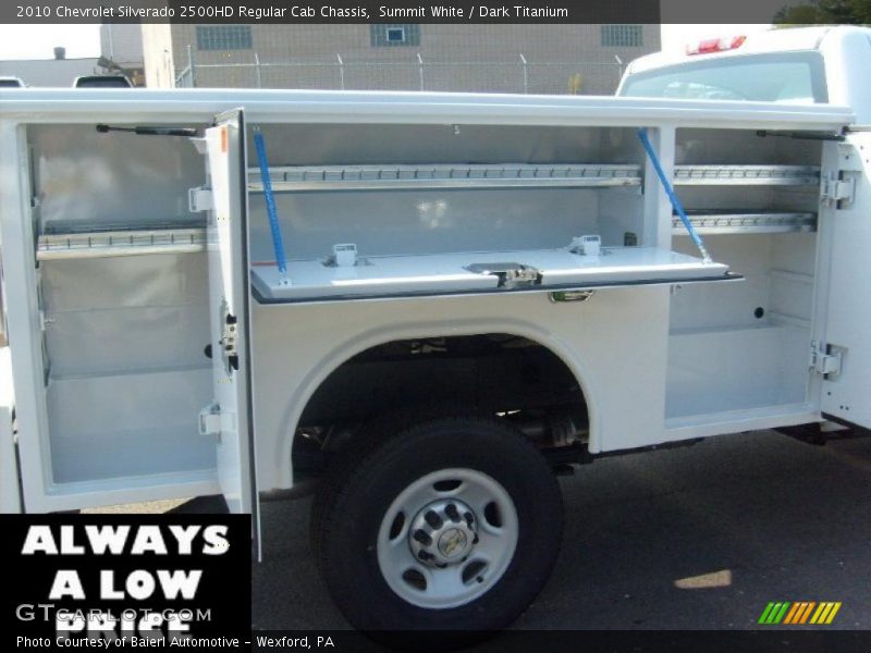 Summit White / Dark Titanium 2010 Chevrolet Silverado 2500HD Regular Cab Chassis