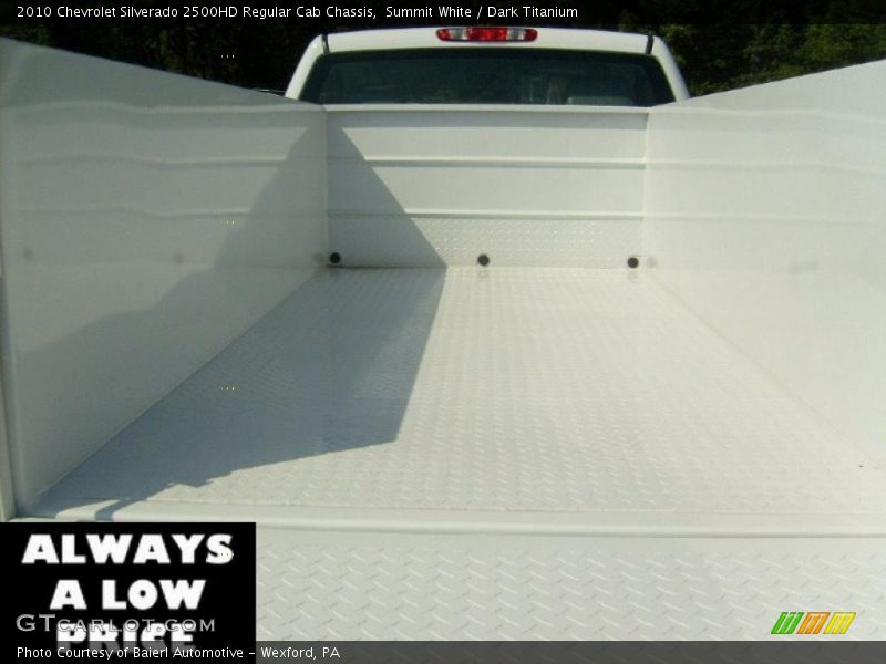 Summit White / Dark Titanium 2010 Chevrolet Silverado 2500HD Regular Cab Chassis