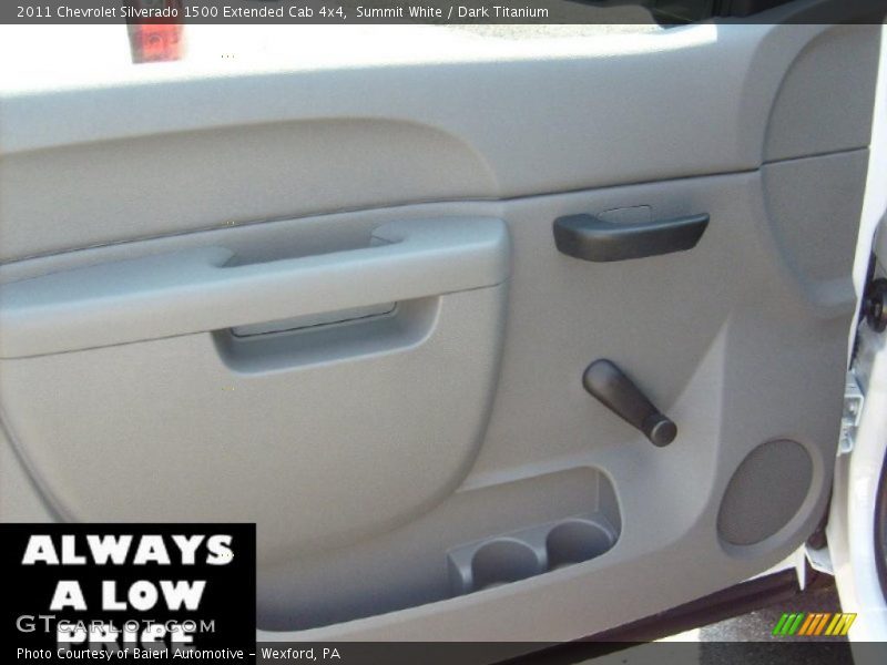 Summit White / Dark Titanium 2011 Chevrolet Silverado 1500 Extended Cab 4x4