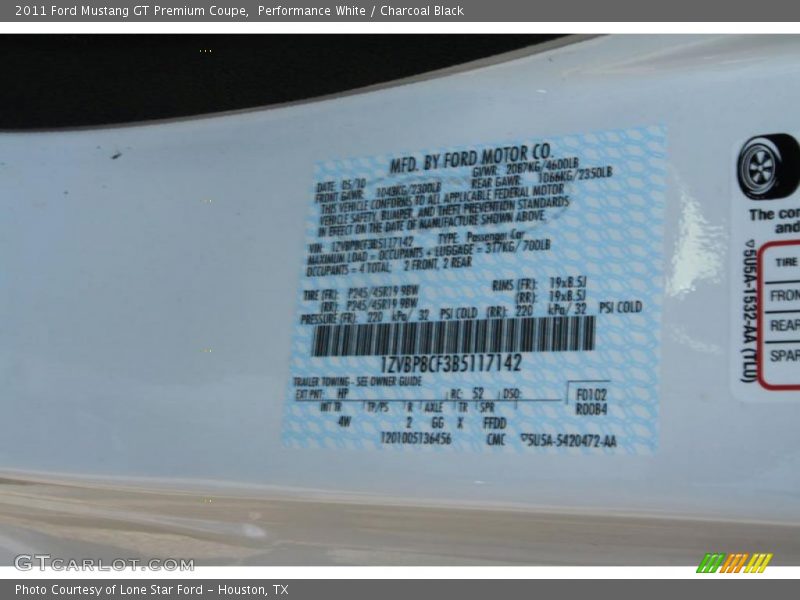 Performance White / Charcoal Black 2011 Ford Mustang GT Premium Coupe