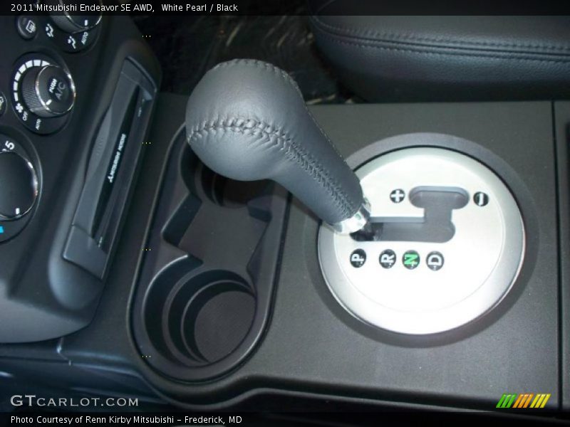 White Pearl / Black 2011 Mitsubishi Endeavor SE AWD