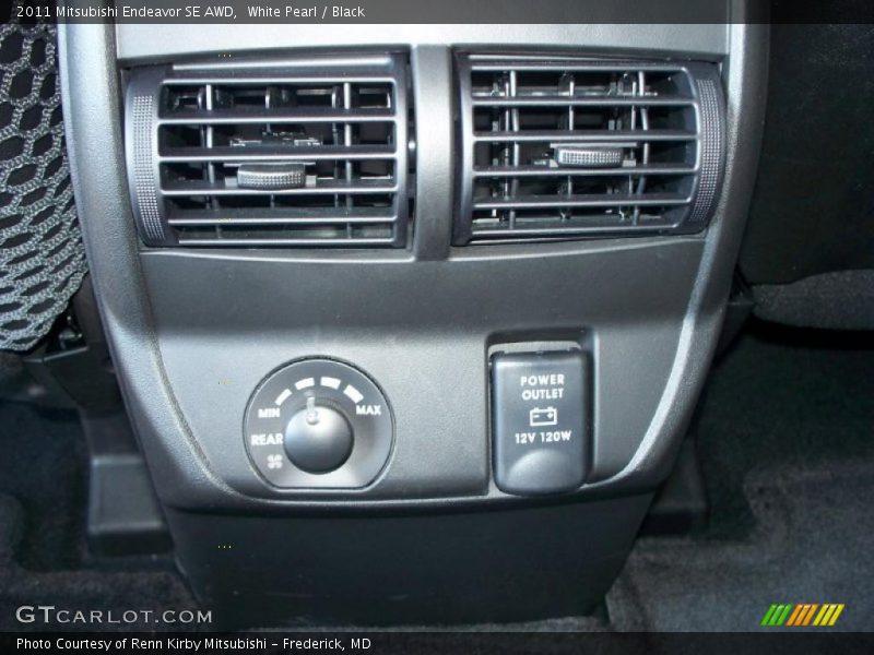 White Pearl / Black 2011 Mitsubishi Endeavor SE AWD