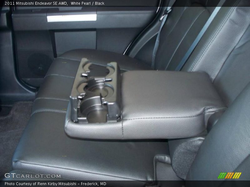 White Pearl / Black 2011 Mitsubishi Endeavor SE AWD
