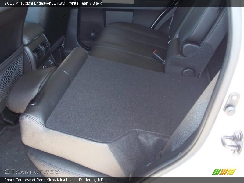 White Pearl / Black 2011 Mitsubishi Endeavor SE AWD