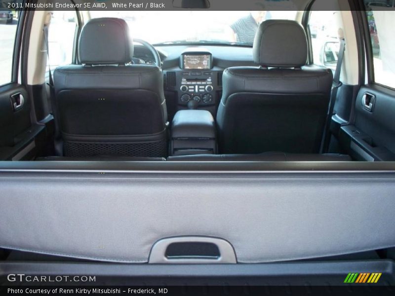 White Pearl / Black 2011 Mitsubishi Endeavor SE AWD