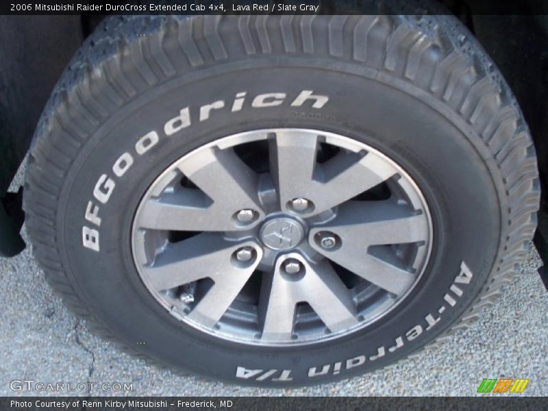 Lava Red / Slate Gray 2006 Mitsubishi Raider DuroCross Extended Cab 4x4