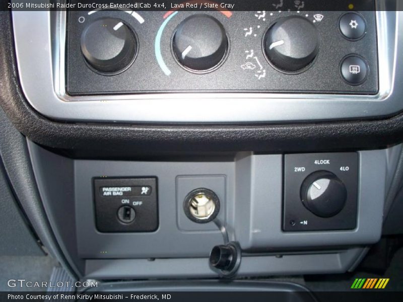 Lava Red / Slate Gray 2006 Mitsubishi Raider DuroCross Extended Cab 4x4